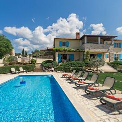 Vakantiehuis Villa mit Pool, Garten und Sommerküche