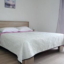 Appartement Wohnung im ersten Stock mit Blick aufs Wasser