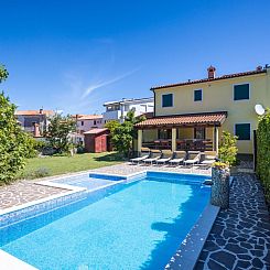 Vakantiehuis Ferienvilla "Vanja" mit privatem Pool