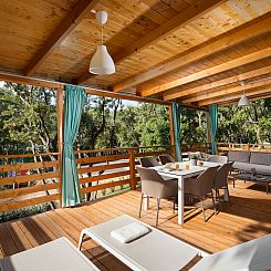 Vakantiehuis Mobilhome Villa Prestige with jacuzzi