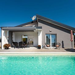 Vakantiehuis Villa mit privatem Pool in einer ruhigen Gegend