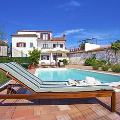 Vakantiehuis im Dorf Kujići