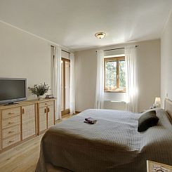 Vakantiehuis in Karigador mit Terrasse, Whirlpool und Garten