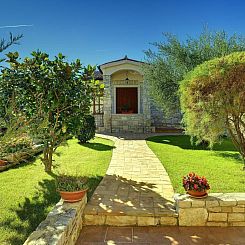 Vakantiehuis in Rakalj mit Großem Garten und Panoramablick