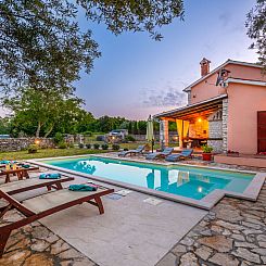 Vakantiehuis Villa mit privatem Pool und großem Garten