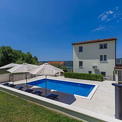 Vakantiehuis Schöne Villa Camellia mit privatem Pool