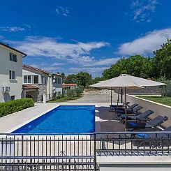 Vakantiehuis Schöne Villa Camellia mit privatem Pool