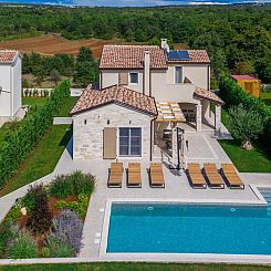 Vakantiehuis Schönes Haus in Tar mit privatem Pool
