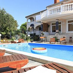 Vakantiehuis Villa Natalia Peroj,  mit privaten Pool