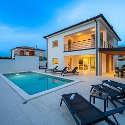 Vakantiehuis 4 Schlafzimmer, 3 Badezimmer, Küche, Wohnzimme