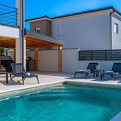 Vakantiehuis 4 Schlafzimmer, 3 Badezimmer, Küche, Wohnzimme