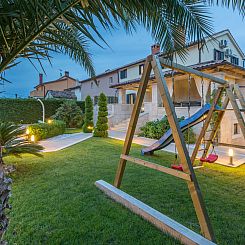 Vakantiehuis Villa Anabel bei Porec mit Pool, Jacuzzi und Sa