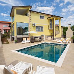 Vakantiehuis Ferienvilla 'Villa Sandra'