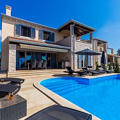 Vakantiehuis Tolles Ferienhaus in Deklići mit Privatem Pool