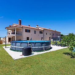 Appartement "Luxuriöse App. mit Pool"