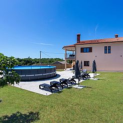 Appartement "Luxuriöse App. mit Pool"