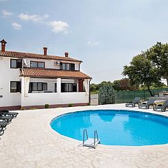 Appartement 3-Schlafzimmer-Wohnung mit Gemeinschaftspool