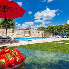 Vakantiehuis Modernes Ferienhaus in Vadreš mit Privatem Poo