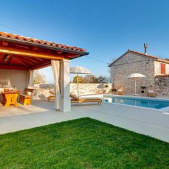 Vakantiehuis "Villa Nima" mit privatem Pool