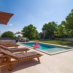 Vakantiehuis Villa Anavi mit privatem Pool und großem Garte