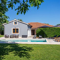 Vakantiehuis Villa Anavi mit privatem Pool und großem Garte