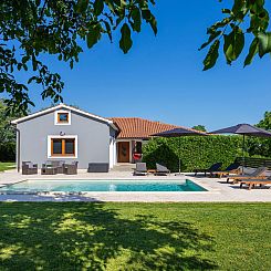 Vakantiehuis Villa Anavi mit privatem Pool und großem Garte