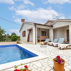 Vakantiehuis "Villa Mirela" mit Terrasse