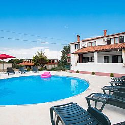 Appartement 3-Schlafzimmer-Wohnung mit Gemeinschaftspool