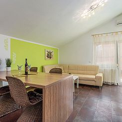 Appartement Charmante Wohnung in Funtana mit Grill