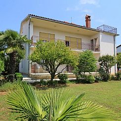 Appartement Tino mit Garten in Strandnähe