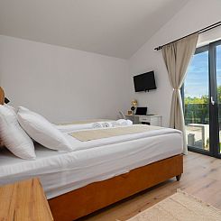 Vakantiehuis Modern 300m² Villa - King Beds and Leisure Zon