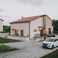 Geschakelde woning in Jakovici