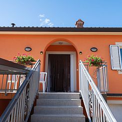 Appartement Haus Orange - Familienfreundliche Lage mit Pool