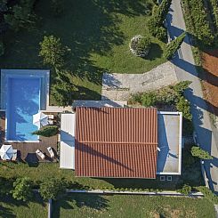 Vakantiehuis Ferienvilla 'Breg' mit Whirlpool
