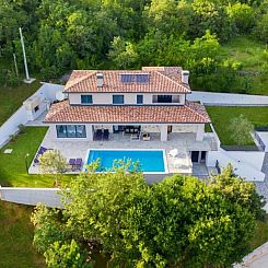 Vakantiehuis Moderne Villa Arsia mit Pool, gelegen in der N?