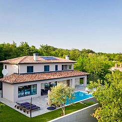 Vakantiehuis Moderne Villa Arsia mit Pool, gelegen in der N?