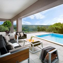 Vakantiehuis Moderne Villa Arsia mit Pool, gelegen in der N?