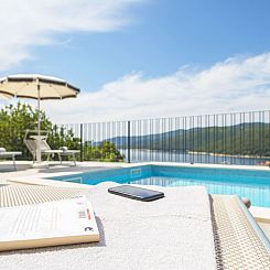 Vakantiehuis 'Persic' mit privatem Pool