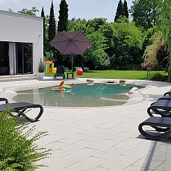 Vakantiehuis Schöne Villa mit Garten und Biodesign-Pool