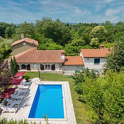 Vakantiehuis Gemütliches Ferienhaus in Ružići mit Offenem