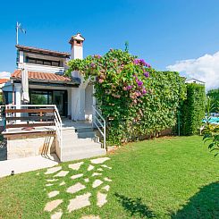Vakantiehuis mit Pool, großer Garten