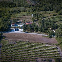 Vakantiehuis in Brkač mit Kleiner Terrasse