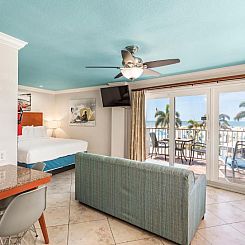 Plaza Beach Hotel - Beachfront Resort