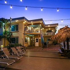 Bay Palms Waterfront Resort - Hotel and Marina