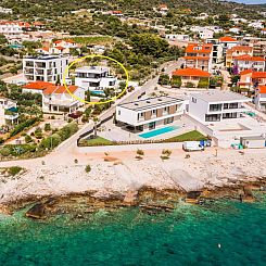 Vakantiehuis Luxuriöse Villa Dolce Vita direkt am Meer mit 