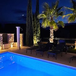 Vakantiehuis Villa Elena mit Pool, nur 60 Meter zum Meer