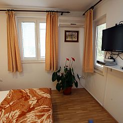 Appartement Ivana mitten im Blumengarten