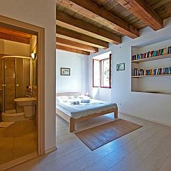 Vakantiehuis Privatzimmer im Schloss Seefront Zamagna, Mali 