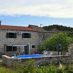 Vakantiehuis in Dobropoljana mit Privatem Pool