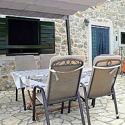 Vakantiehuis in Dobropoljana mit Privatem Pool